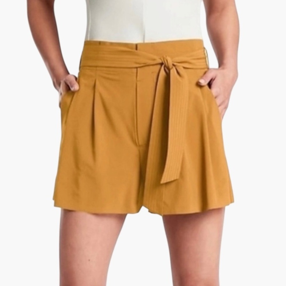 Athleta Skyline Short II Paperbag Waist in Tuscan Gold Women Size 6